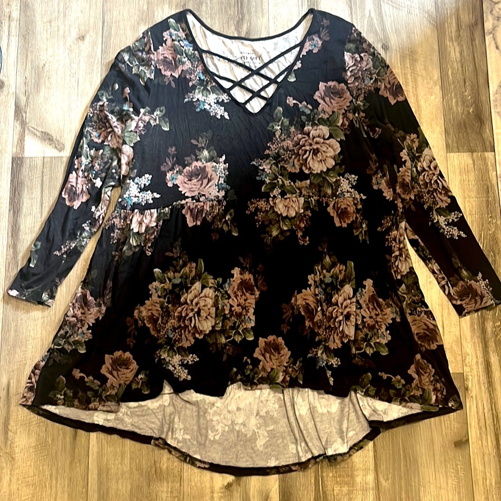 Torrid Long Sleeve Floral Top Sz 3